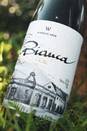bianca_wino biale_polslodkie_szczep wegierski